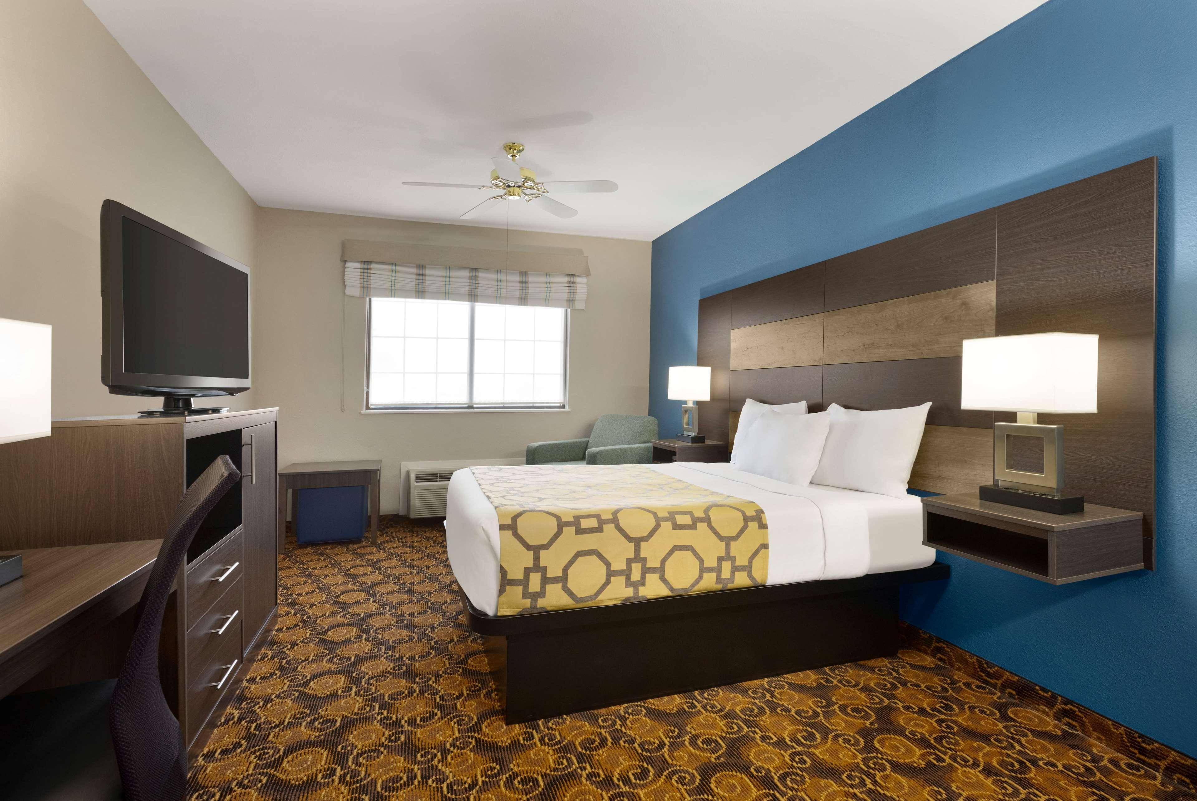 Baymont By Wyndham Winchester Exterior photo