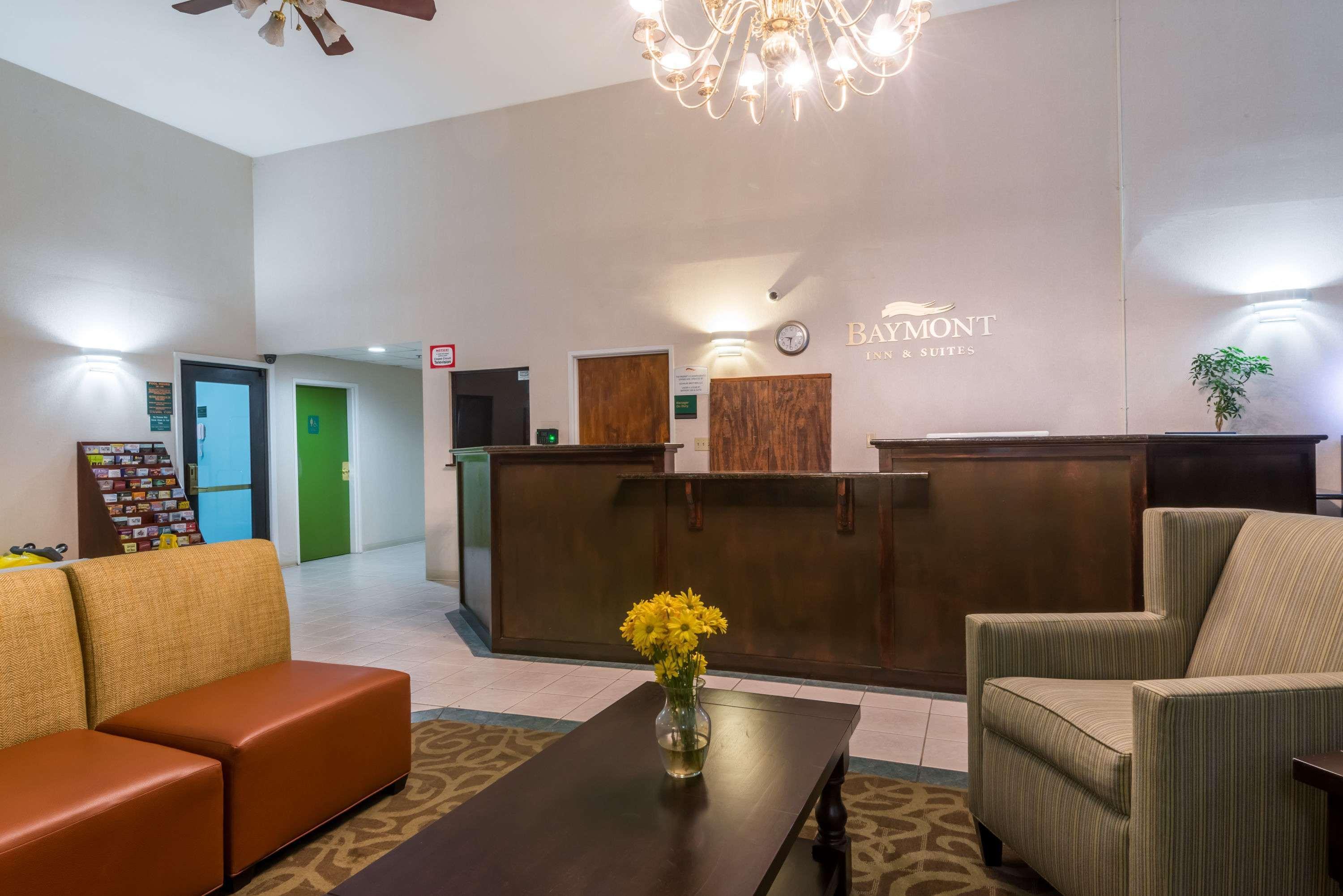 Baymont By Wyndham Winchester Exterior photo