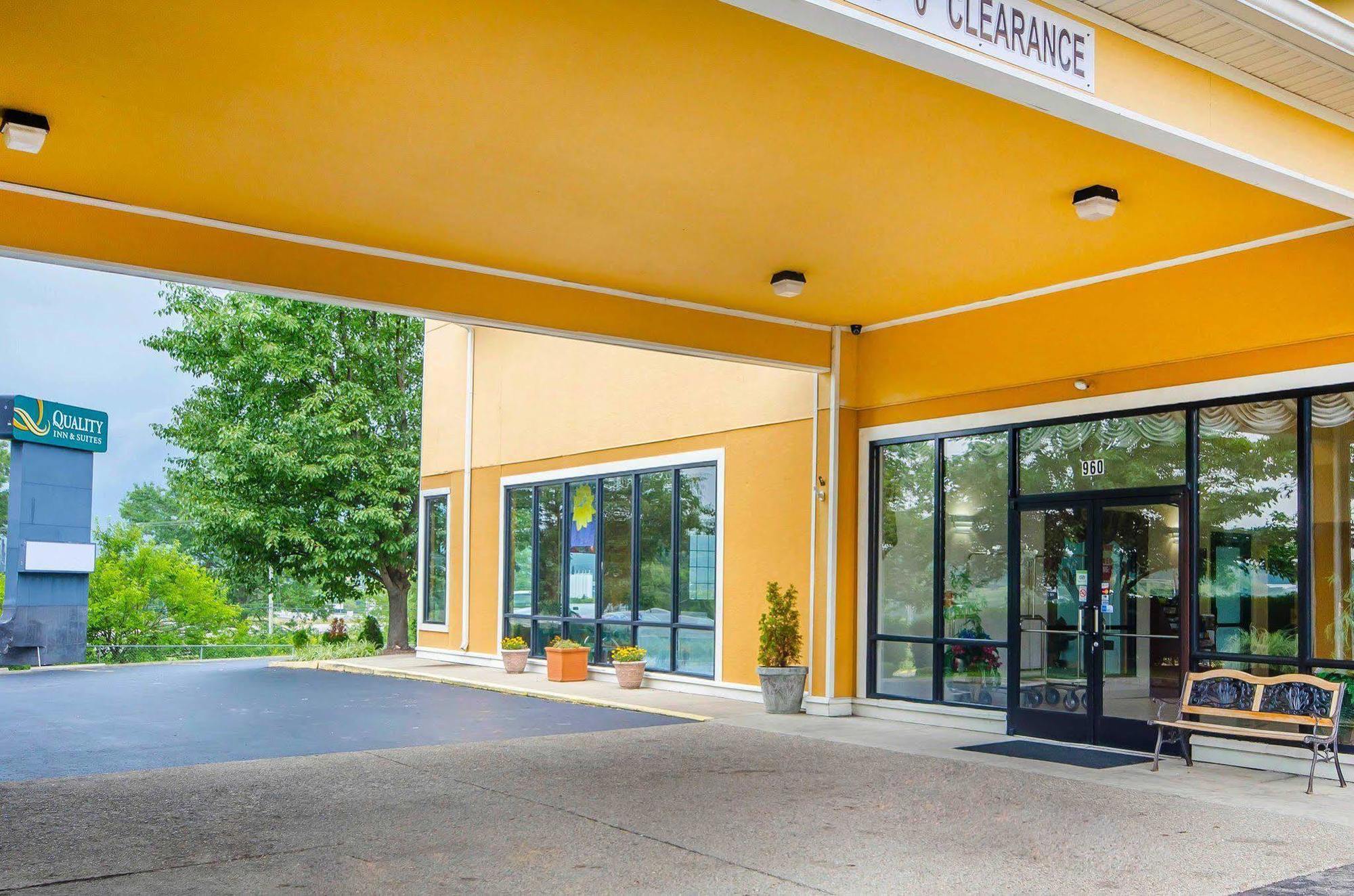Baymont By Wyndham Winchester Exterior photo